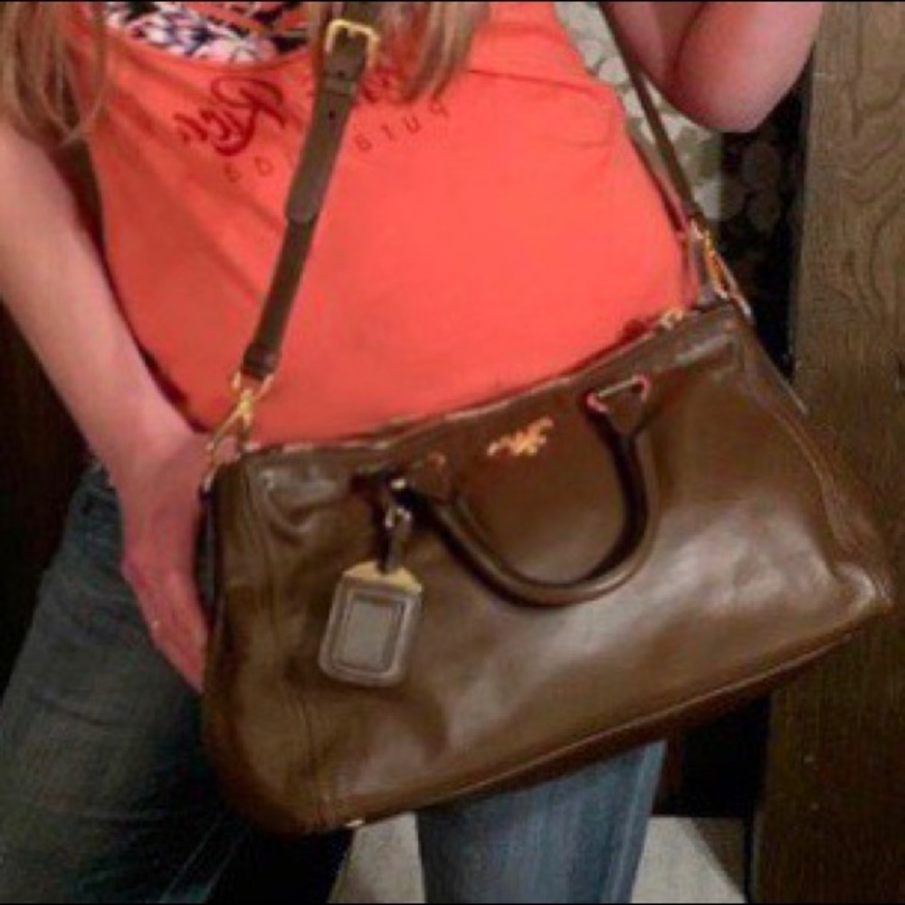 Auth Prada Vitello Double Zip Convertible Tote - Picture 8 of 8